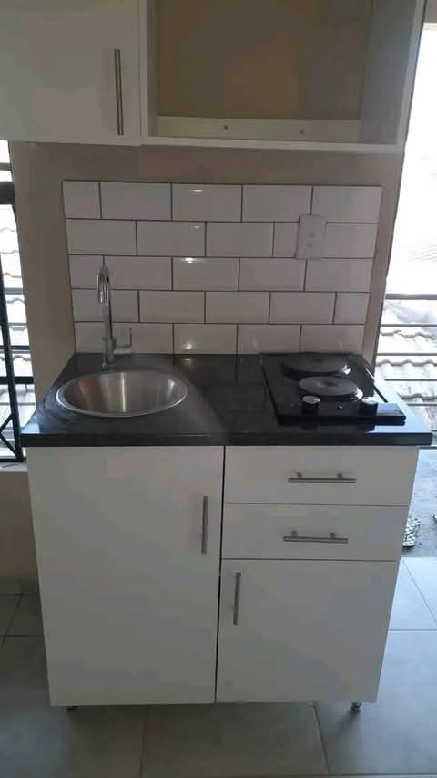 Open plan bachelor available in ext 45 north   in Clayville