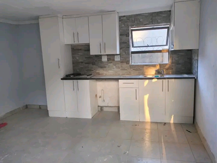Bachelor s cottage in ext 5 close to spar 4 s  in Birch Acres