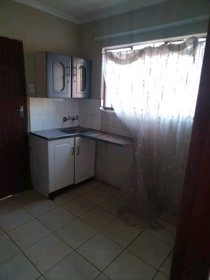 2 bedroom house available for rental ext 11
  in Protea Glen
