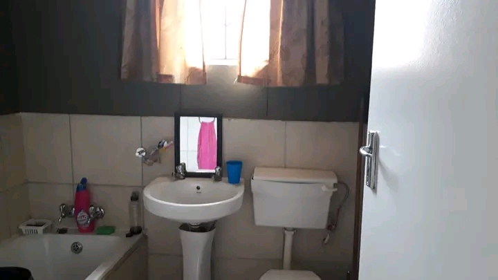 Ext 30... r4500 + r4500 deposit and r750 admi  in Protea Glen