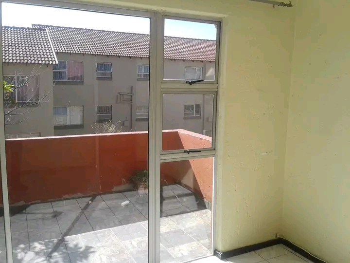 A spacious room for rent in a secured complex  in Midrand