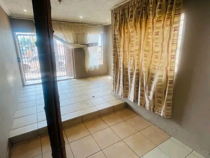 2 bedroom house/apartment is available immedi  in Mamelodi