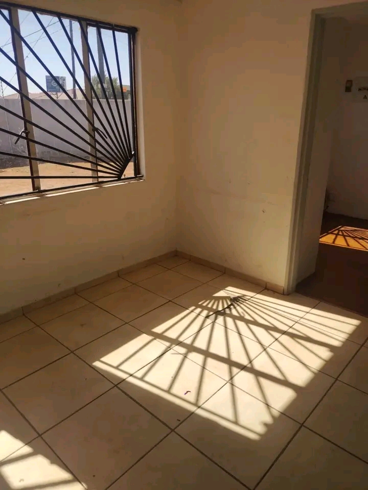 3 bedroom house available for rental at ext 2  in Protea Glen