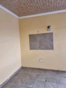 Big rooms (upstairs) available at ext 2 near eskom to rent
rental amount r1500
deposit r 