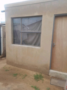 800 ROOM TO RENT AND ONCE OFF AGENT FEE REQUIRED NEAR ROOFTOP TOP TO BE REPRINTED CHILD FRIENDLY PARKING SPACE AVAILABLE WATER AND ELECTRICITY INCLUDED FOR INFORMATION 16