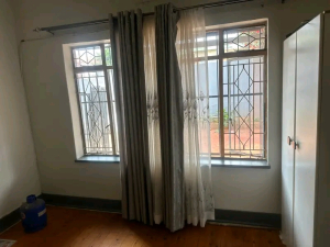A SPACIOUS ROOM AVAILABLE FOR R2500 INCLUDING WATER AND ELECTRICITY LOCATED IN BY GORST AVEN... 5